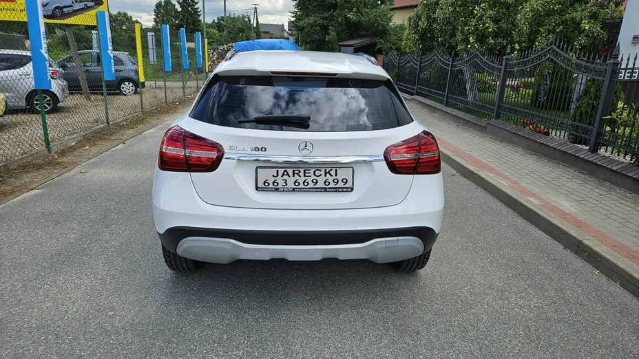 MERCEDES-BENZ GLA -