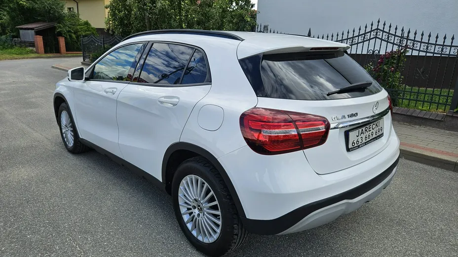 MERCEDES-BENZ GLA -