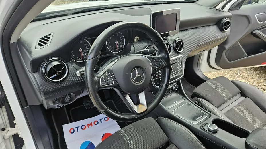 MERCEDES-BENZ GLA -