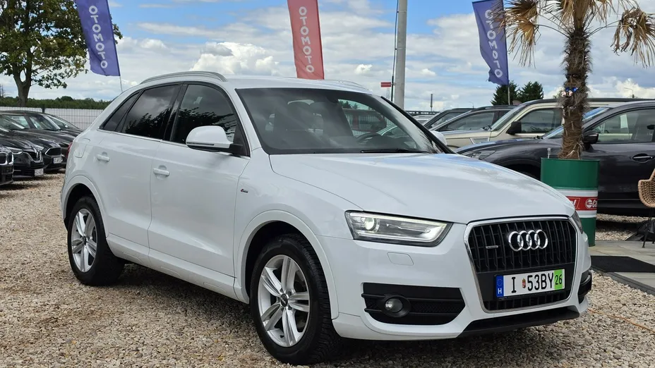 AUDI Q3 -
