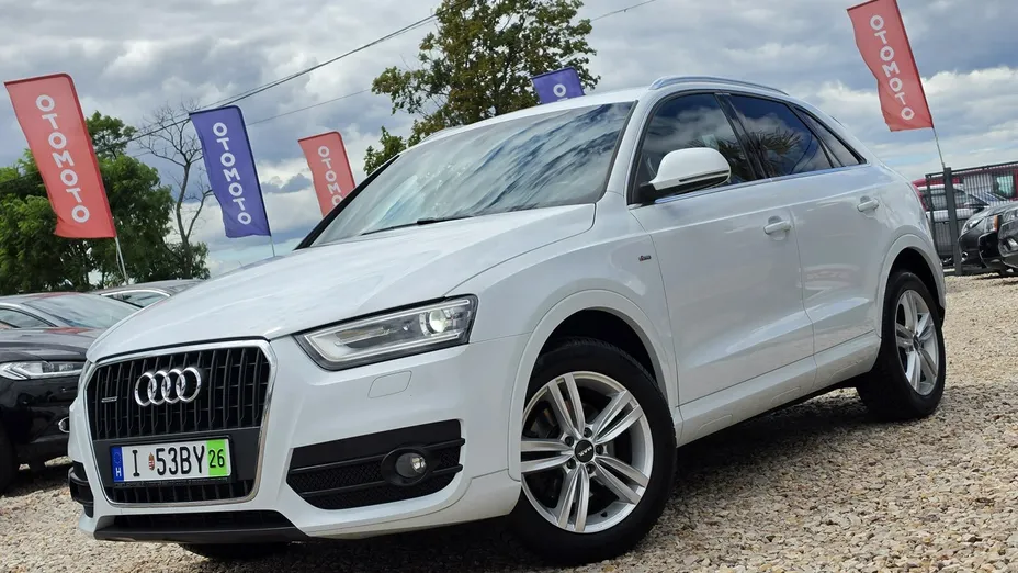 AUDI Q3 -