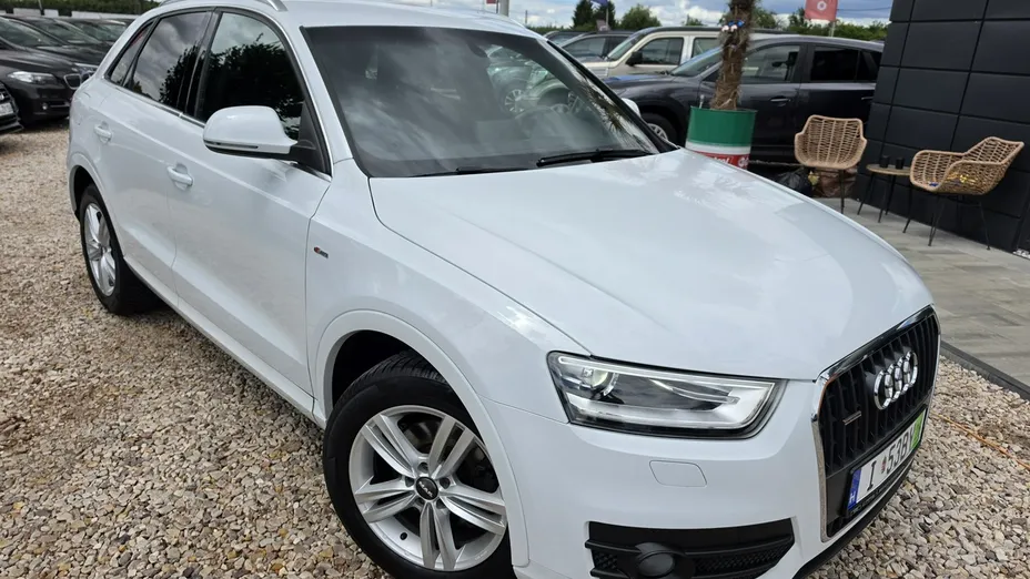 AUDI Q3 -