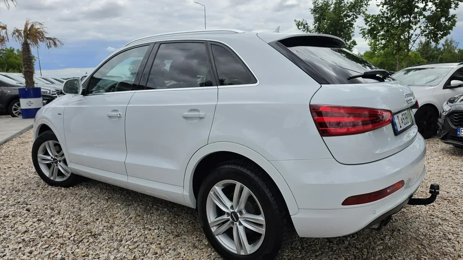 AUDI Q3 -