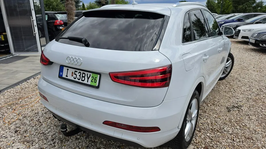 AUDI Q3 -