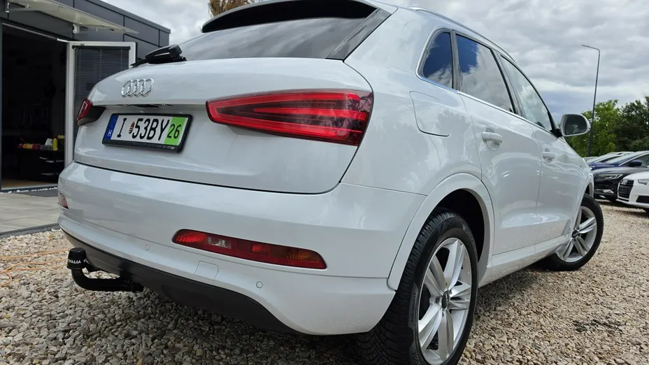 AUDI Q3 -