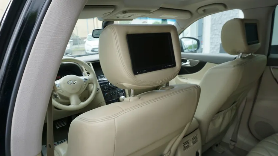 INFINITI FX -