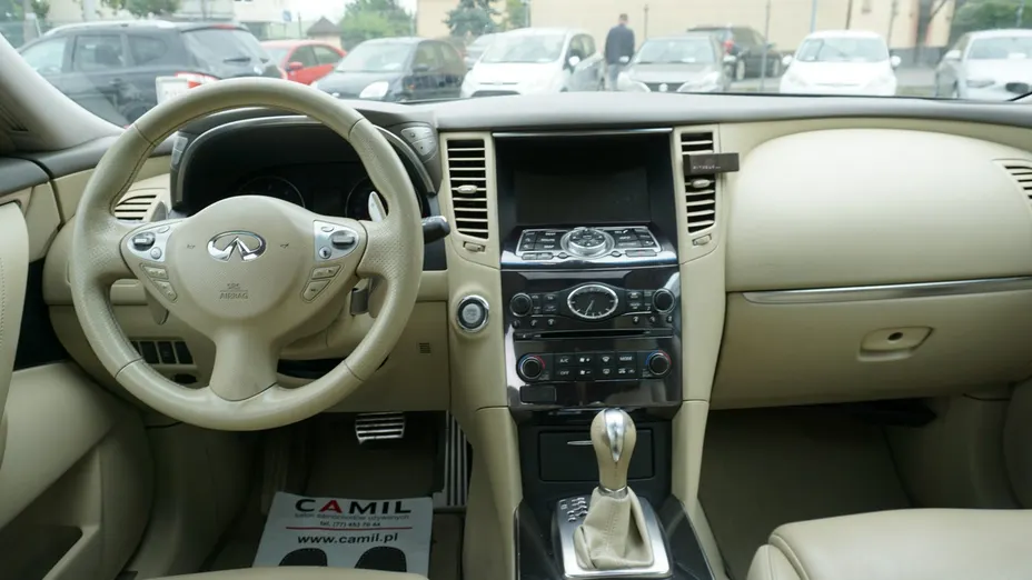 INFINITI FX -