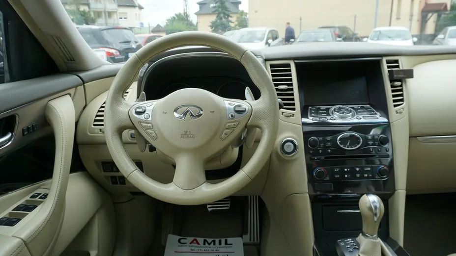 INFINITI FX -