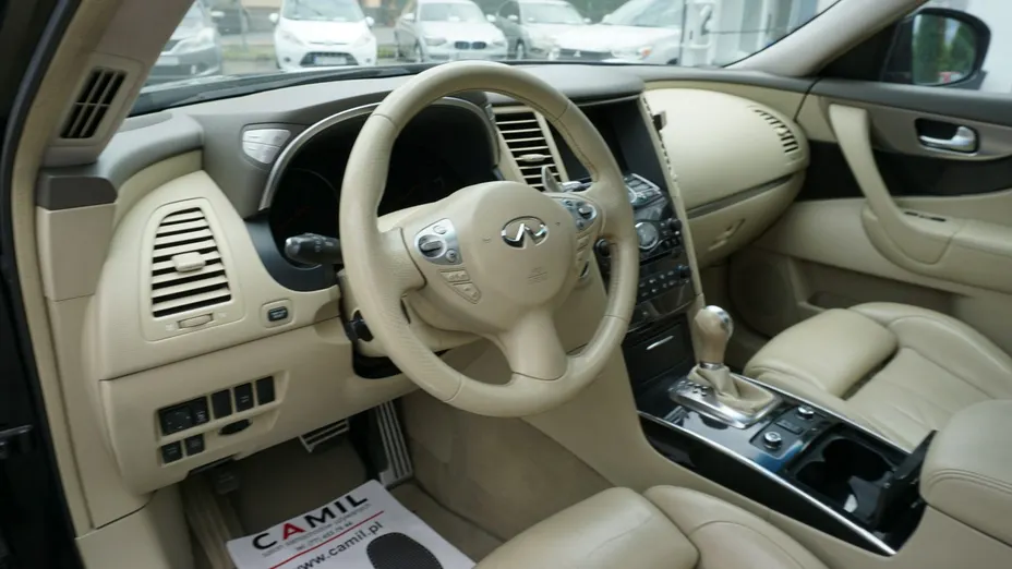 INFINITI FX -