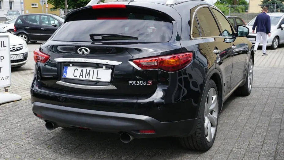 INFINITI FX -