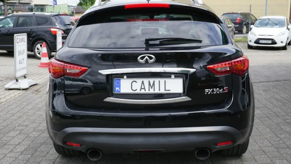 INFINITI FX -