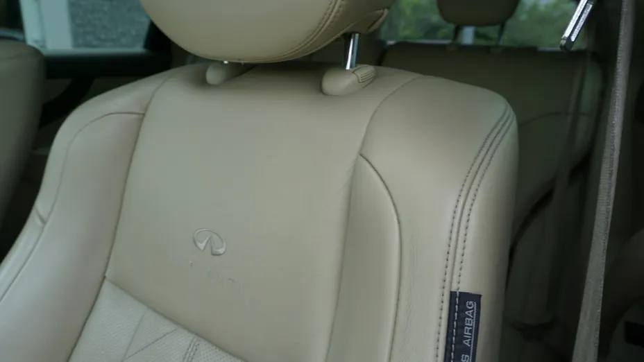 INFINITI FX -