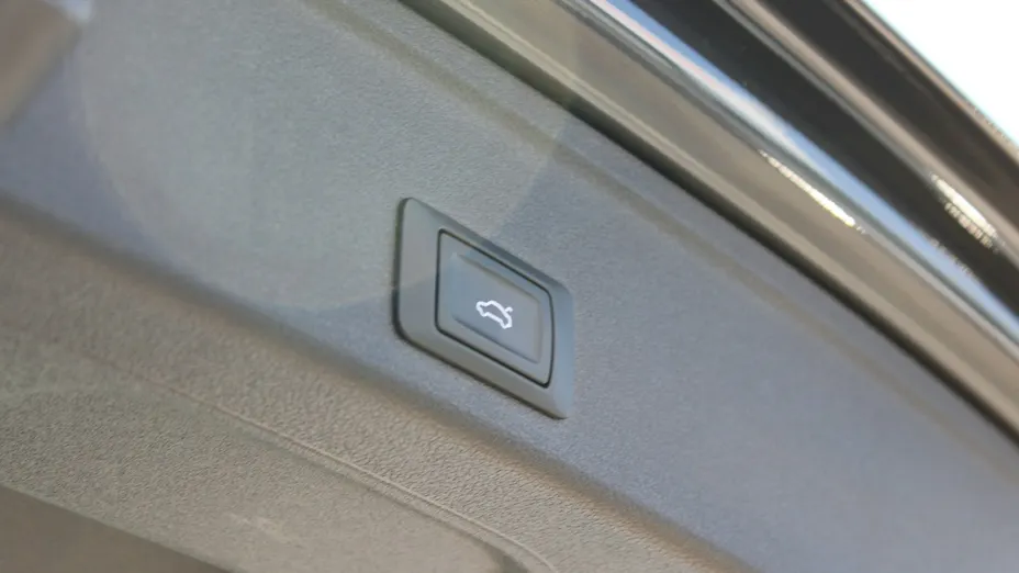 AUDI A4 -