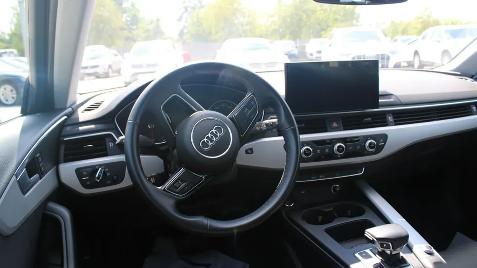 AUDI A4 -