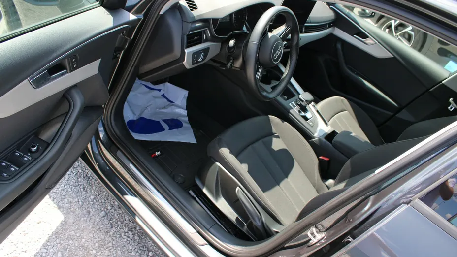AUDI A4 -
