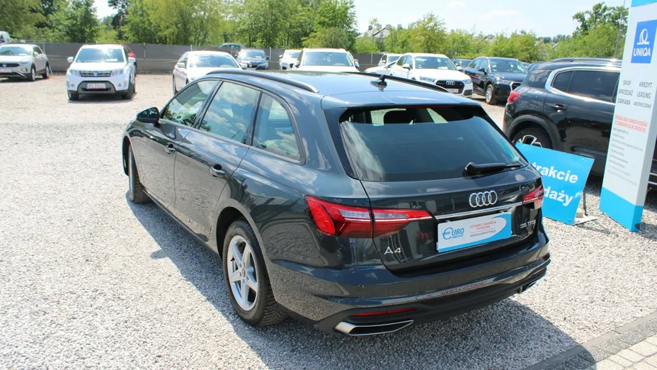 AUDI A4 -