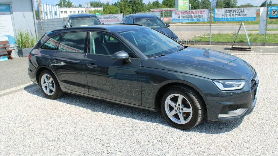 AUDI A4 -