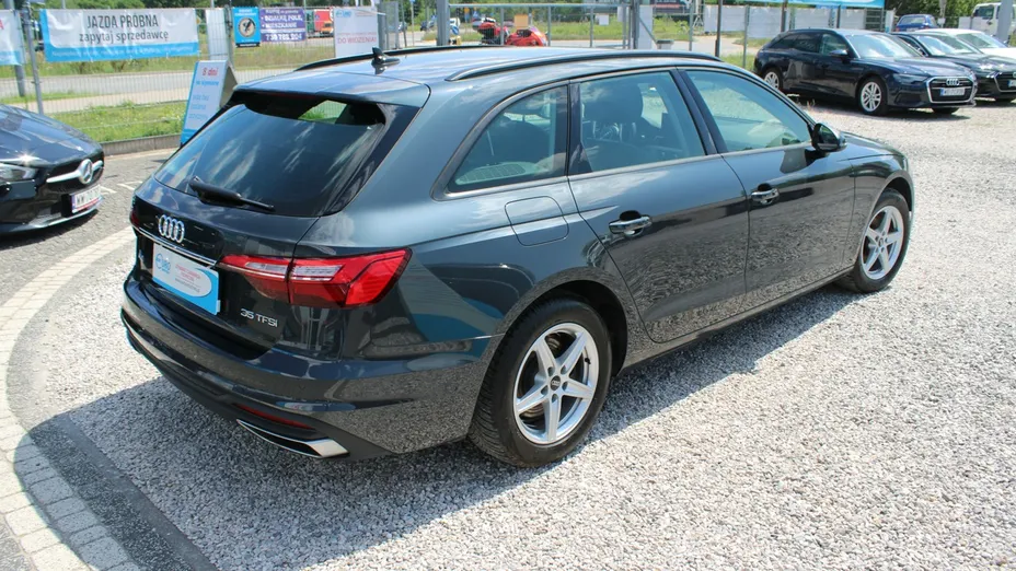 AUDI A4 -