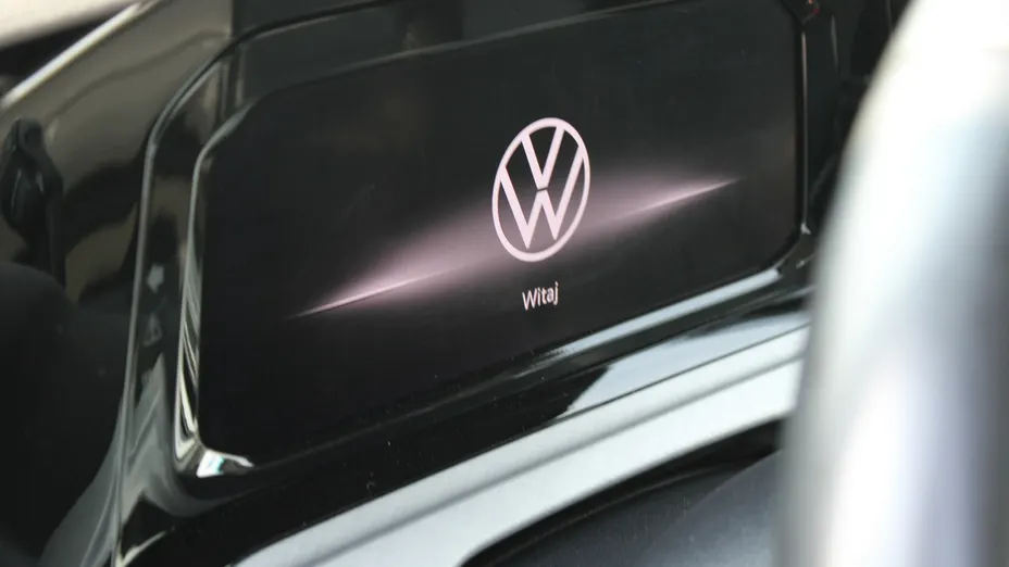 VOLKSWAGEN Golf -