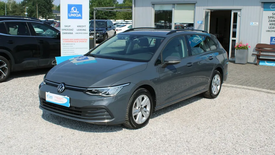 VOLKSWAGEN Golf -