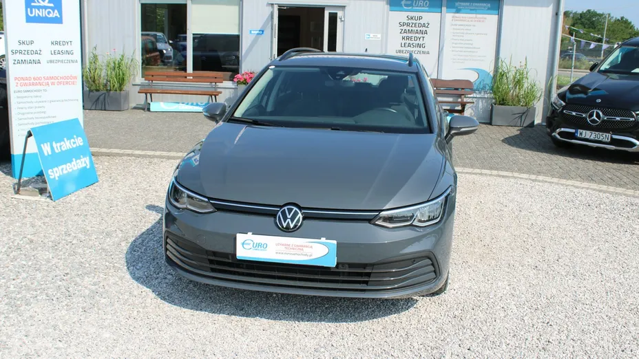 VOLKSWAGEN Golf -