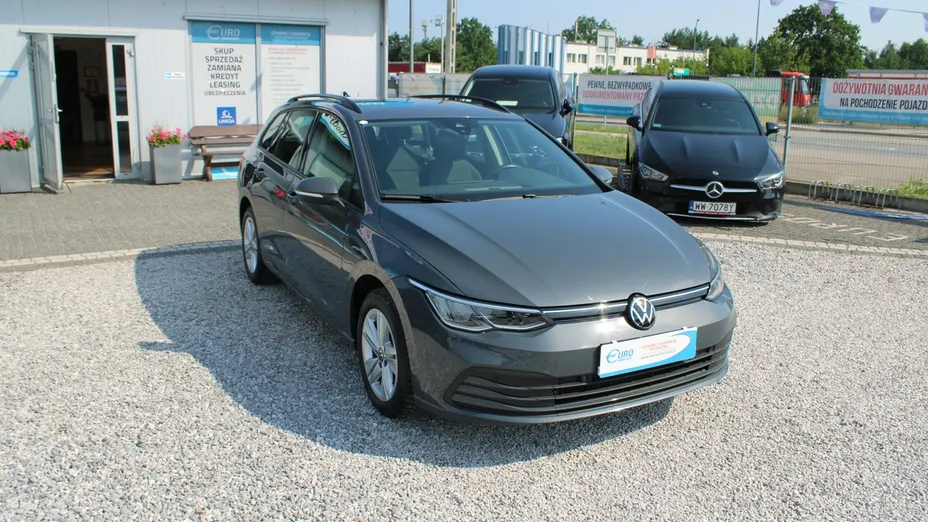 VOLKSWAGEN Golf -
