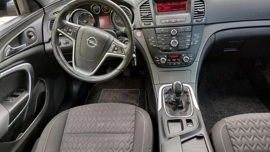 OPEL Insignia -