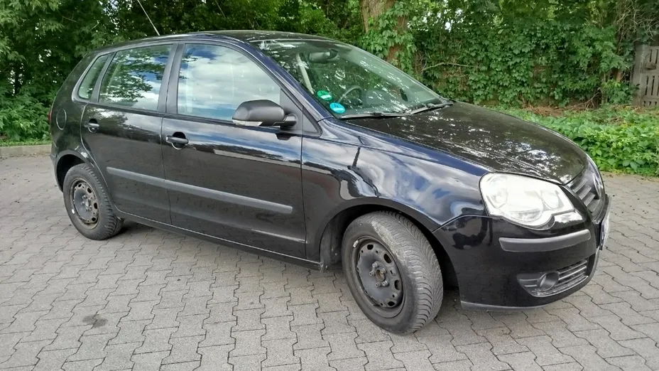 VOLKSWAGEN Polo -