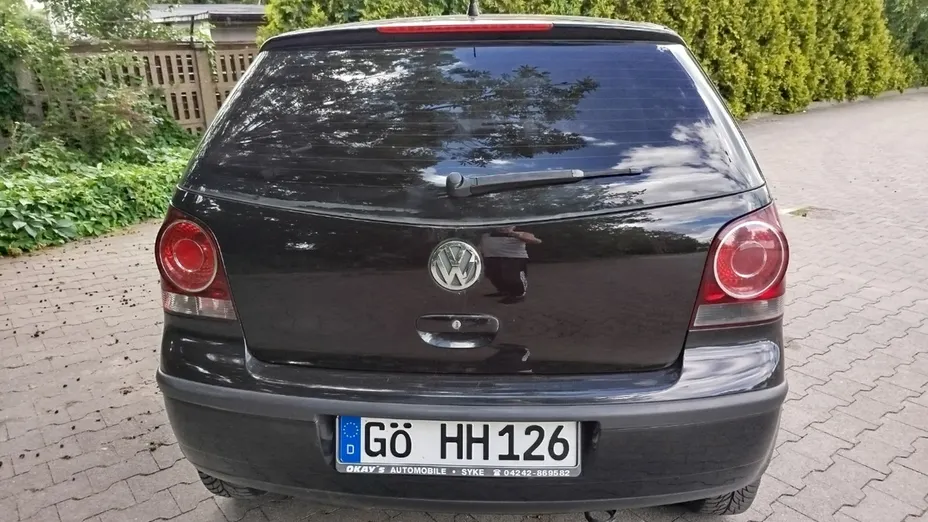 VOLKSWAGEN Polo -