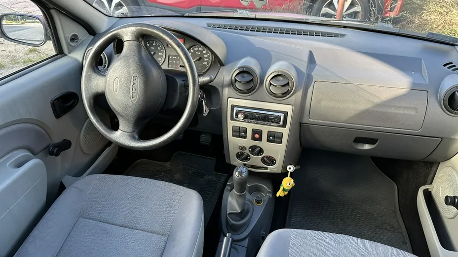 DACIA Logan -