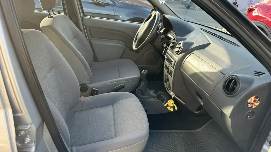 DACIA Logan -
