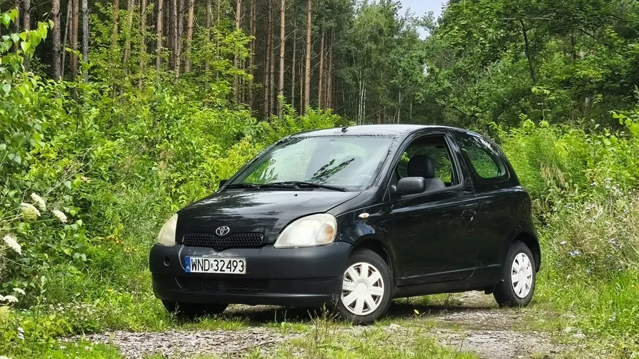 TOYOTA Yaris -