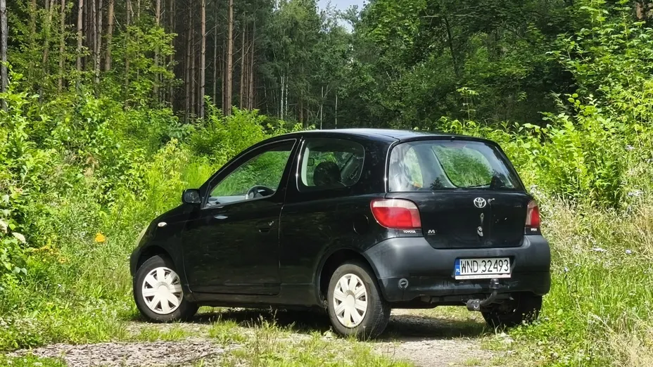 TOYOTA Yaris -