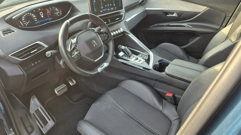 PEUGEOT 5008 -