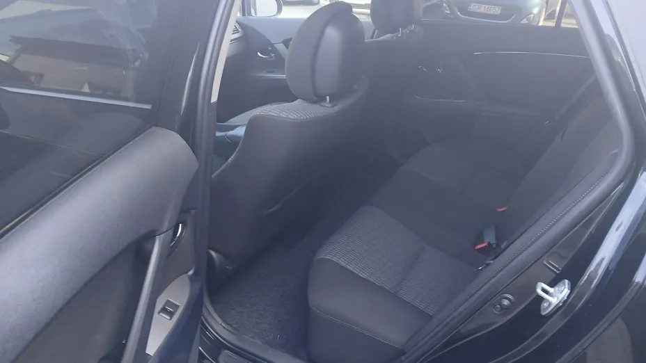 TOYOTA Avensis -