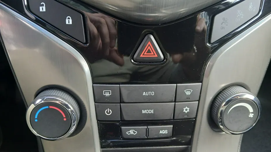 CHEVROLET Cruze -