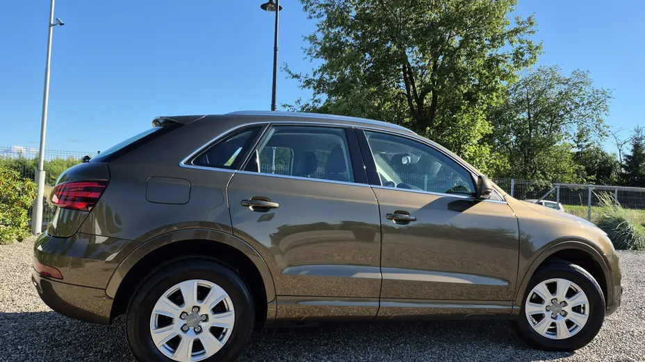 AUDI Q3 -