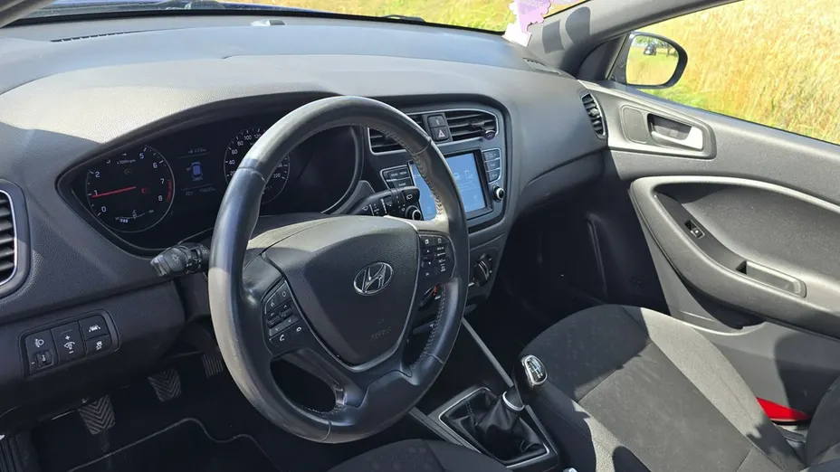 HYUNDAI i20 -