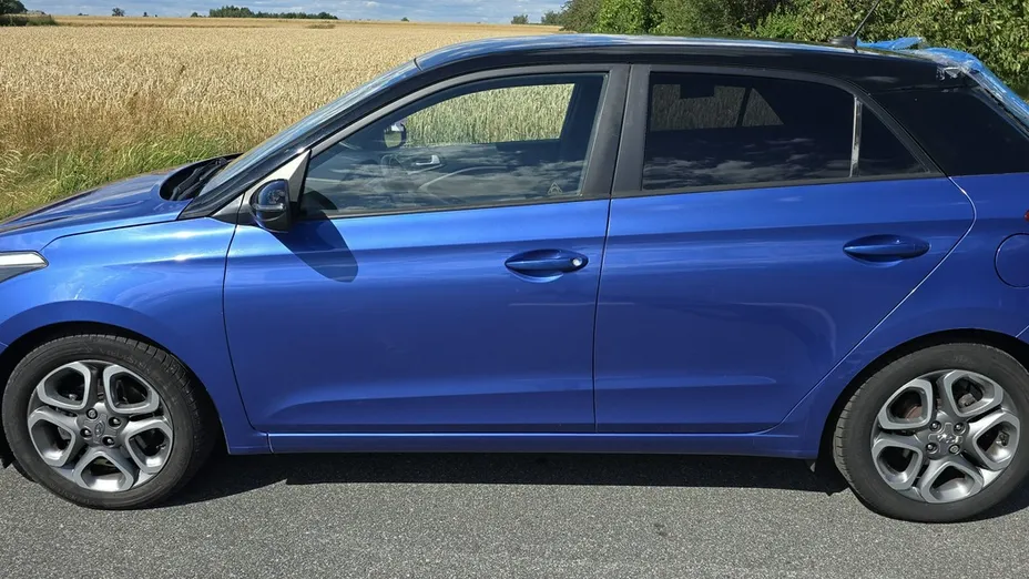 HYUNDAI i20 -
