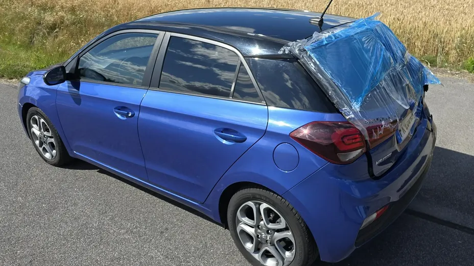 HYUNDAI i20 -
