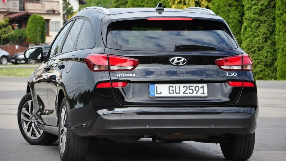HYUNDAI i30 -