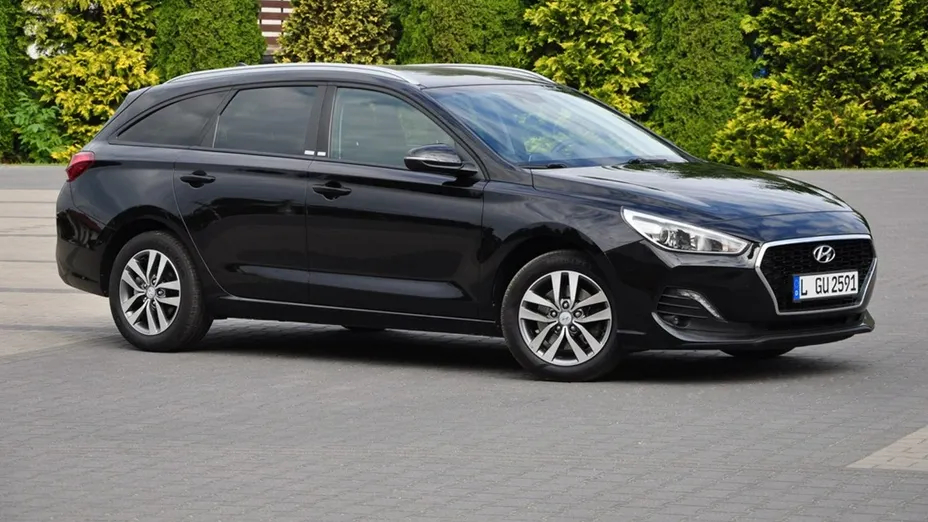 HYUNDAI i30 -
