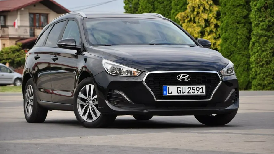 HYUNDAI i30 -