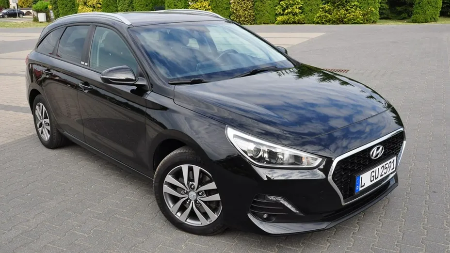 HYUNDAI i30 -