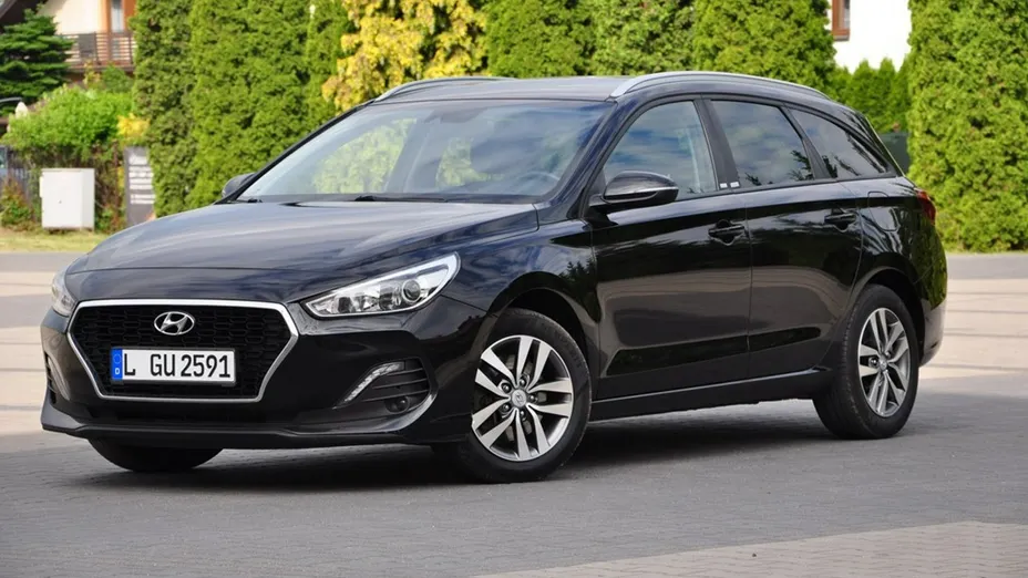 HYUNDAI i30 -