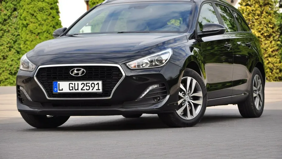 HYUNDAI i30 -