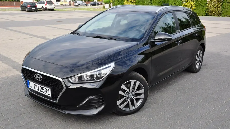 HYUNDAI i30 -