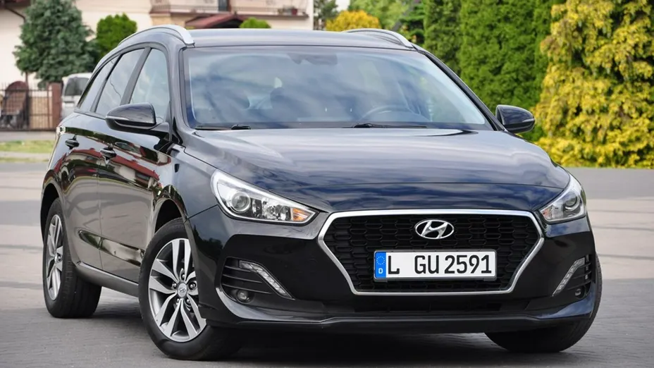 HYUNDAI i30 -