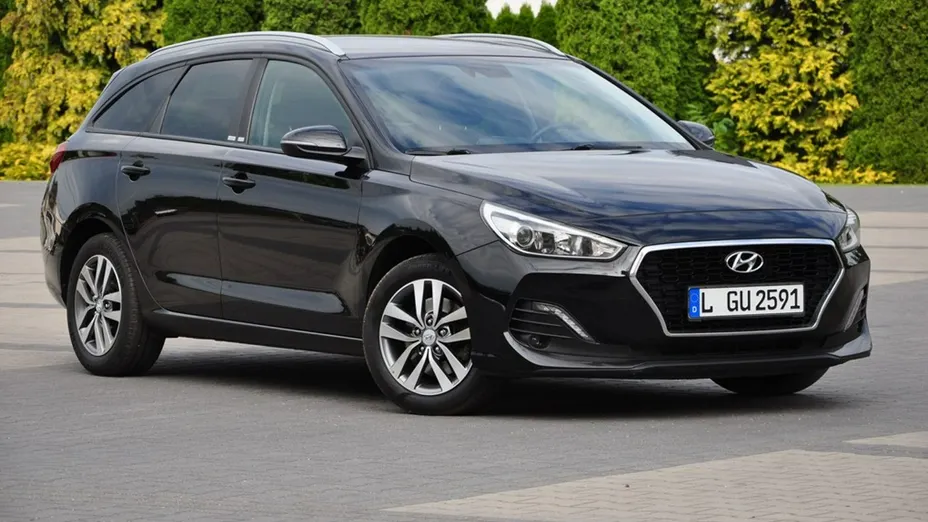 HYUNDAI i30 -
