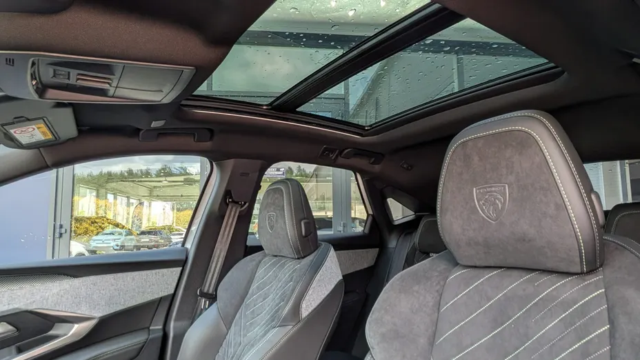 PEUGEOT 3008 -
